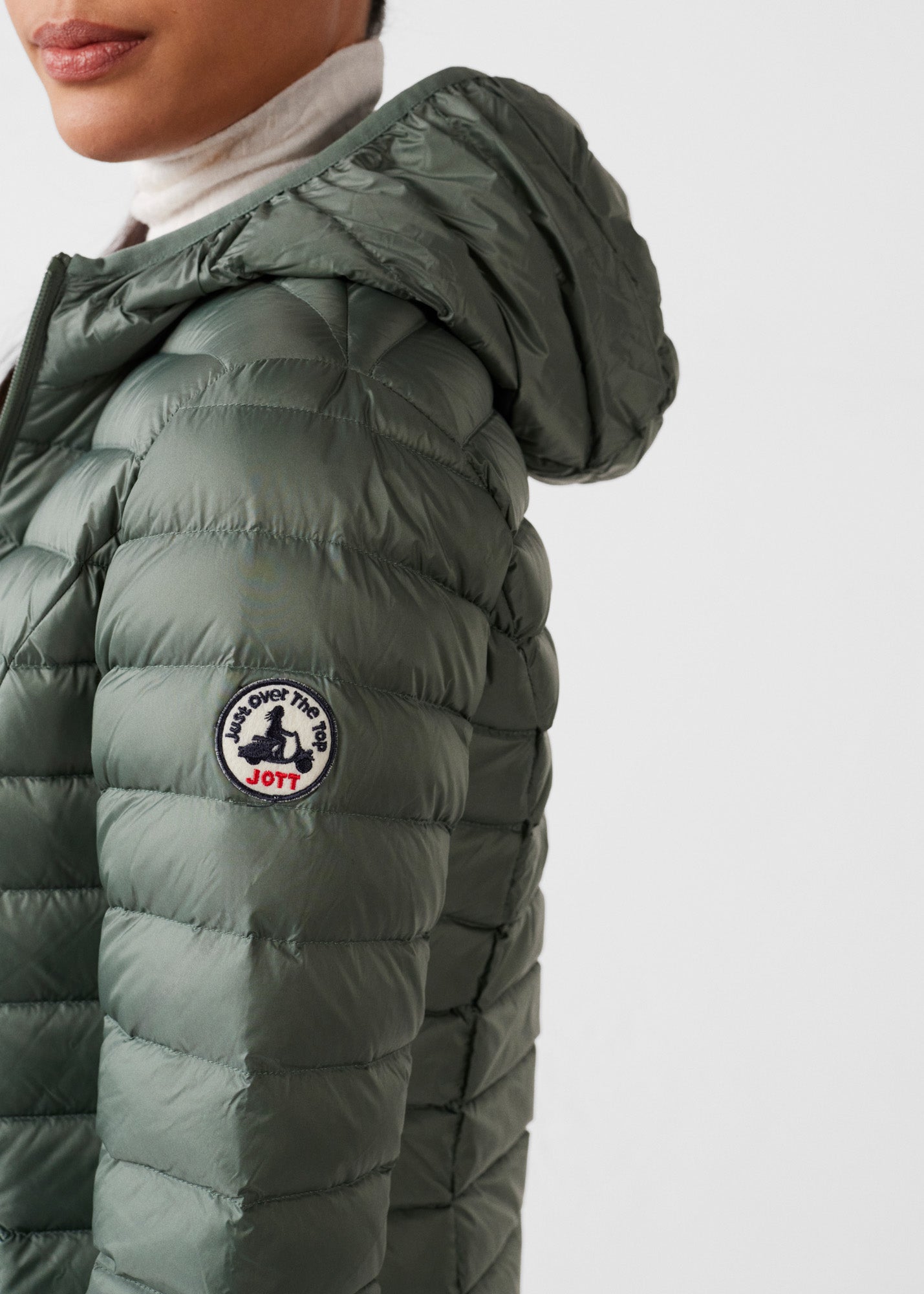 Doudoune légère à capuche Vert sauge Cloe