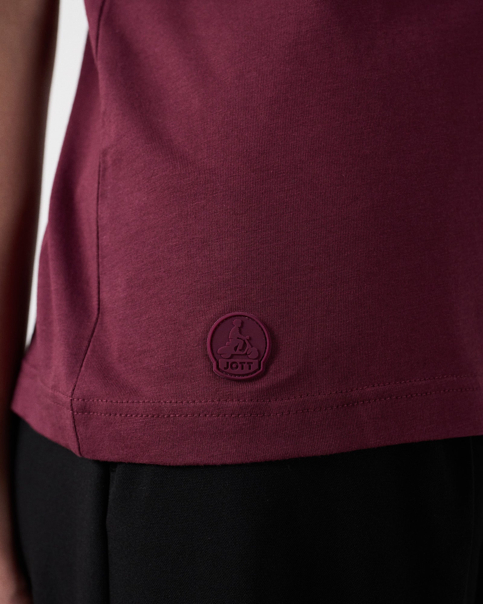 T-Shirt col V Cerise noire Sofy